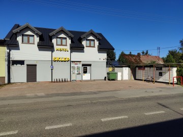 Sprzedam budynek handlowo-usługowy z prosperującym sklepem