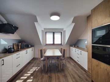 Sprzedam budynek handlowo-usługowy z prosperującym sklepem