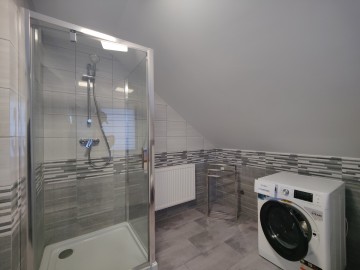 Sprzedam budynek handlowo-usługowy z prosperującym sklepem