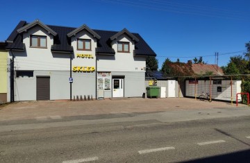 Sprzedam budynek handlowo-usługowy z prosperującym sklepem