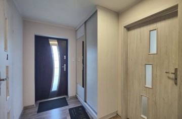 Sprzedam budynek handlowo-usługowy z prosperującym sklepem