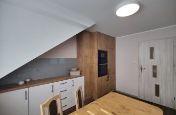 Sprzedam budynek handlowo-usługowy z prosperującym sklepem