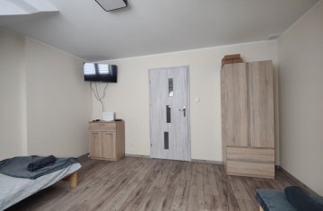 Sprzedam budynek handlowo-usługowy z prosperującym sklepem