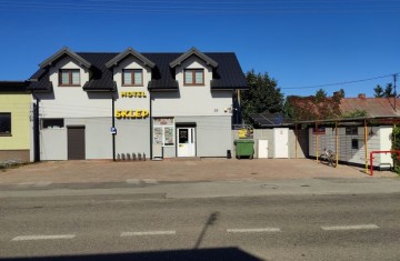 Sprzedam budynek handlowo-usługowy z prosperującym sklepem