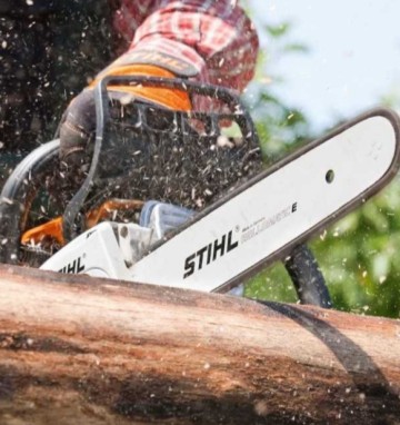 Prace piłą spalinowa ,cięcie ,przycinanie , obcinaniem