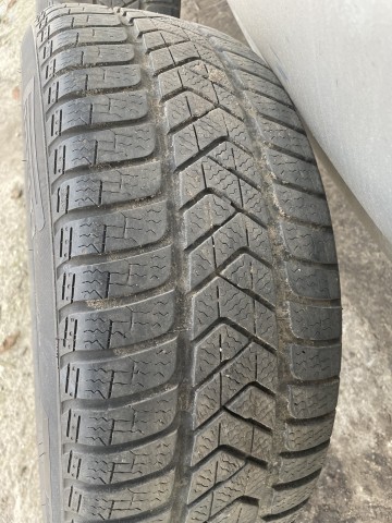 Sprzedam opony PIRELLI 2 sztuki