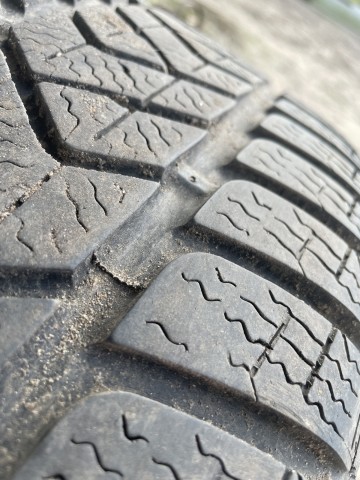 Sprzedam opony PIRELLI 2 sztuki