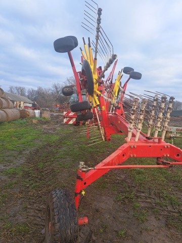 zgrabiarka KUHN 7302 /2003r