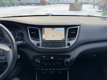 Hyundai Tucson 1.6 BENZYNA Klimatyzacja Nawigacja Ledy