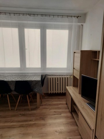 Wynajmę 2 Pokojowe Mieszkanie z Widokiem na Miasto