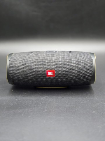 Głośnik JBL Charge 4  Stan: sprawny, bez wad Specyfikacja  M