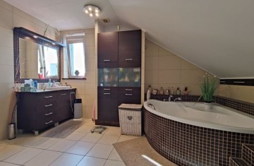 Na sprzedaż dom w pobliżu jezior, zagospodarowana działka, d ...