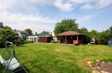 Na sprzedaż dom w pobliżu jezior, zagospodarowana działka, d ...