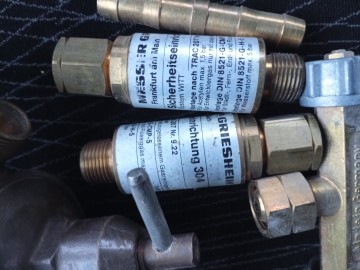 Sprzedam przedmioty widoczne na zdjęciach