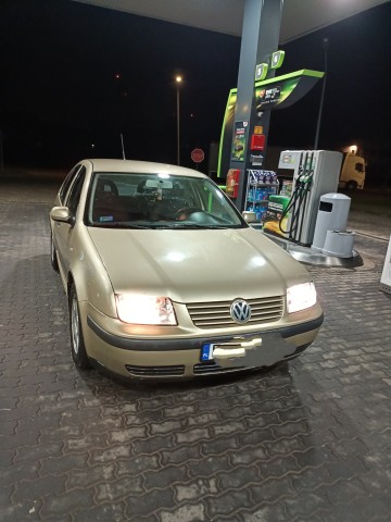Sprzedam/zamienię Volkswagena Bora 1,6 mpi 102 konie lpg