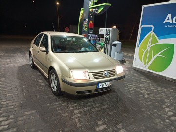 Sprzedam/zamienię Volkswagena Bora 1,6 mpi 102 konie lpg