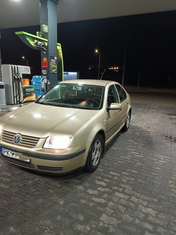 Sprzedam/zamienię Volkswagena Bora 1,6 mpi 102 konie lpg