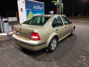 Sprzedam/zamienię Volkswagena Bora 1,6 mpi 102 konie lpg