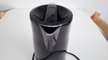 Używany czajnik elektryczny Bosch czarny