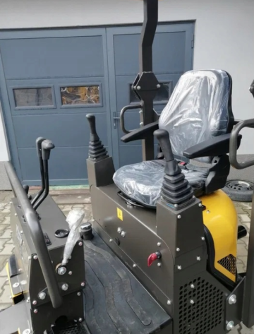 Nowa minikoparka NEX N12 z ogrzewaną kabiną | Leasing