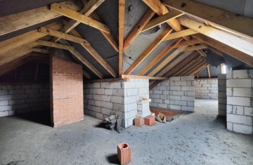 Sprzedam dom parterowy w budowie na dużej działce