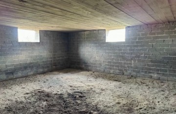 Sprzedam dom parterowy w budowie na dużej działce