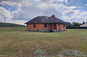 Sprzedam dom parterowy w budowie na dużej działce