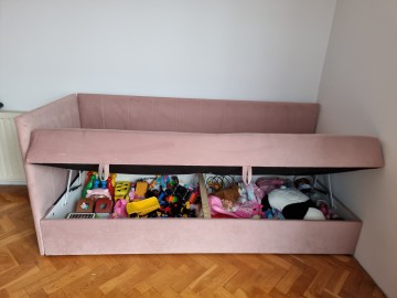 Ł&oacute;żko z pojemnikiem do pokoju dziecka/młodzieżowe