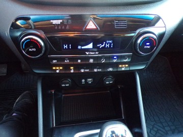 HYUNDAI TUCSON  1.7 CRDI NAVI ALU KAMERA ZAMIANA