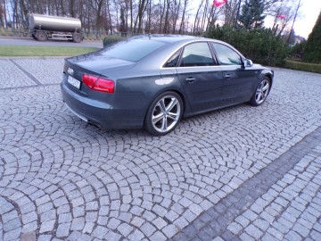 AUDI S8 4.0 BENZ 618 KM AUTOMAT SK&Oacute;RA ALU KAMERY