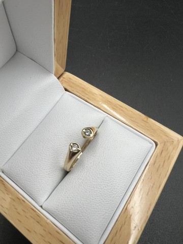 Złoty pierścionek  Pr&oacute;ba 585 Waga: 1.85 g