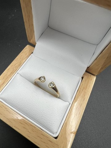 Złoty pierścionek  Pr&oacute;ba 585 Waga: 1.85 g