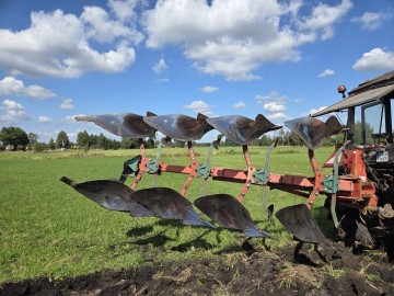 Prasa Case RB344, Kverneland VD100 4 skibowy