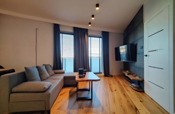 Sprzedam 2 pokoje, wysoki standard, winda, os. Diamentowe