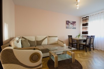 Do wynajęcia 2 pokojowe, umeblowane mieszkanie-1 piętro-os.V