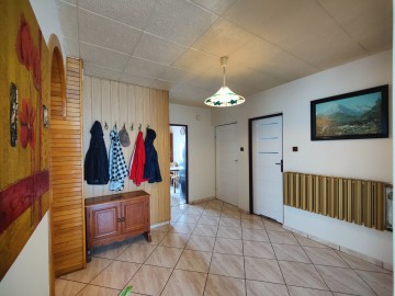 Sprzedam duży dom w całości podpiwniczony -Licheń Stary