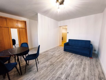 Do wynajęcia odświeżona i umeblowana kawalerka z balkonem