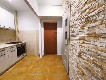 Do wynajęcia odświeżona i umeblowana kawalerka z balkonem