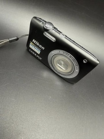 Aparat Nikon Coolpix S2900 Stan: dobry, sprawny W komplecie
