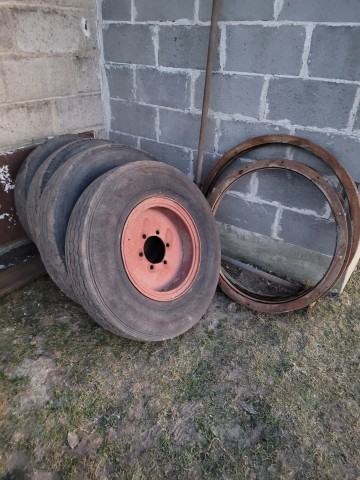 Kola,osie hamujące,obrotnica,silownik wywrotu now,resory