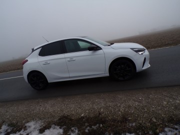 OPEL CORSA F 1.2 BENZ ZAMIANA SK&Oacute;RA ALU KAMERA