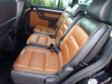 VOLKSWAGEN TOURAN 1.4 BENZ SK&Oacute;RA ALU ZAMIANA