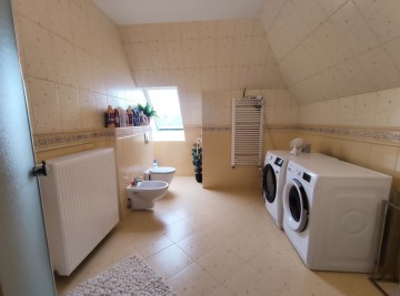 Oszczędny w eksploatacji dom, 2 garaże, duża działka-Gł&oacute;wiew