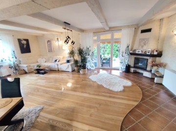 Oszczędny w eksploatacji dom, 2 garaże, duża działka-Gł&oacute;wiew