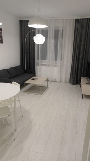 Do wynajęcia - centrum obok dworca i Dekady