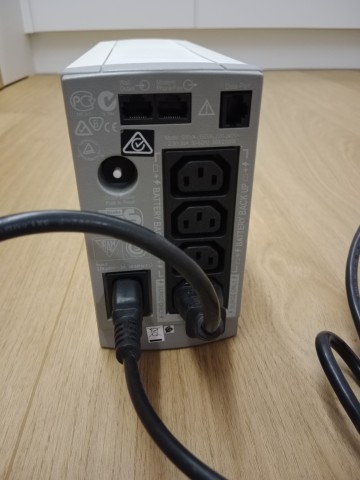 Zasilacz awaryjny UPS