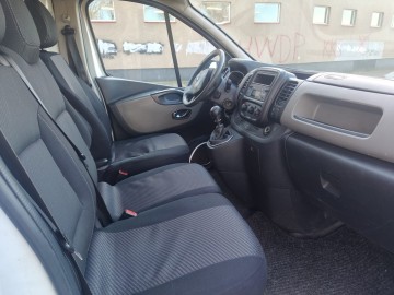 Renault Trtafic long po serwisie , jeden właściciel