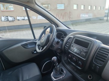Renault Trtafic long po serwisie , jeden właściciel