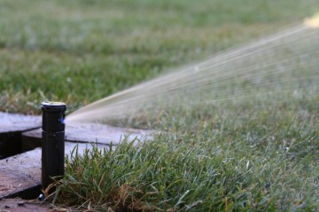 Nawadnianie ogrod&oacute;w i teren&oacute;w zieleni