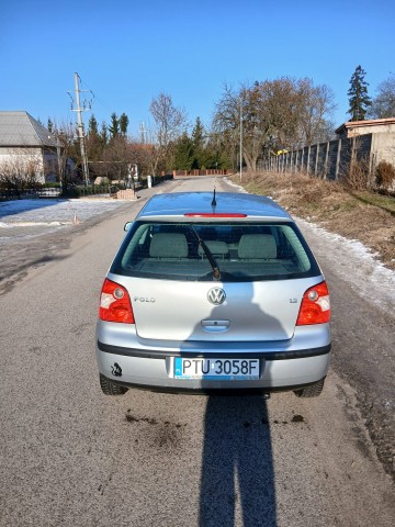 Samoch&oacute;d osobowy